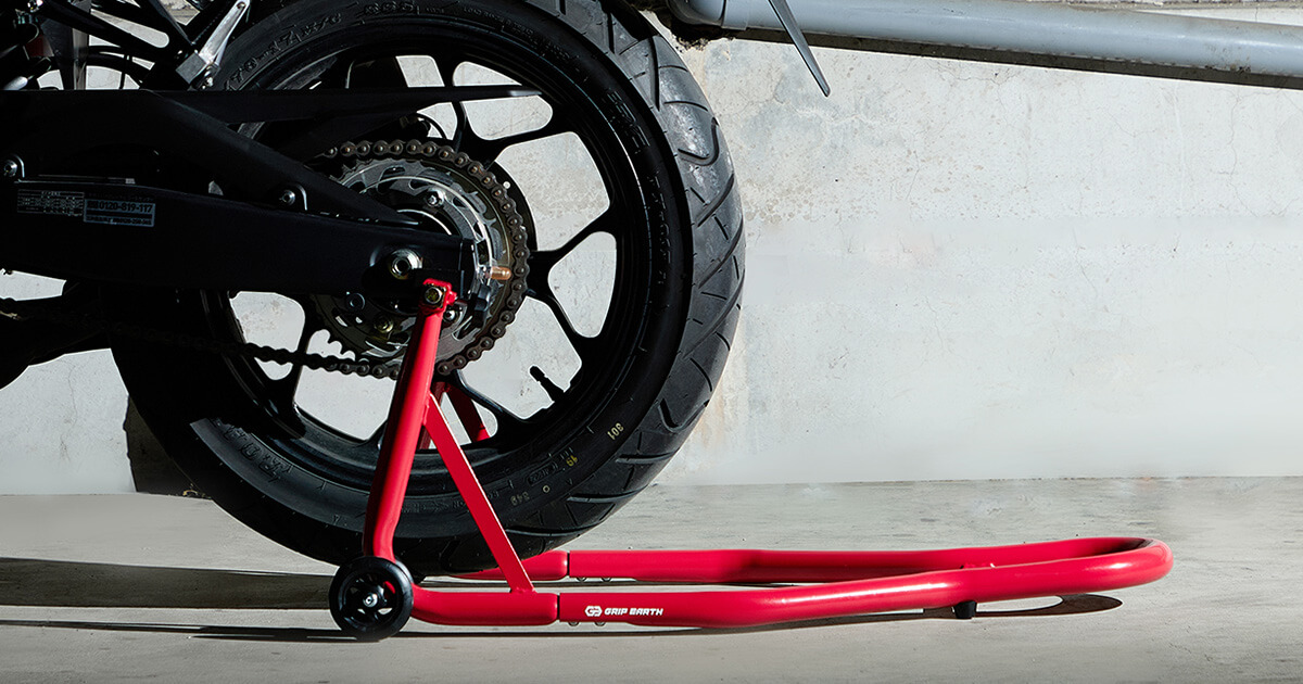 メンテナンスが楽になる「バイク用リアメンテナンススタンド L型」6月14日（土）発売